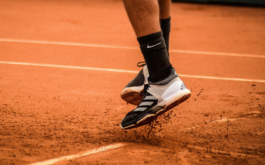 Tenniscore: the sneaker is the shoe that makes “match point”